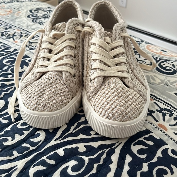 Sam Edelman cream crochet sneakers - Picture 2 of 6